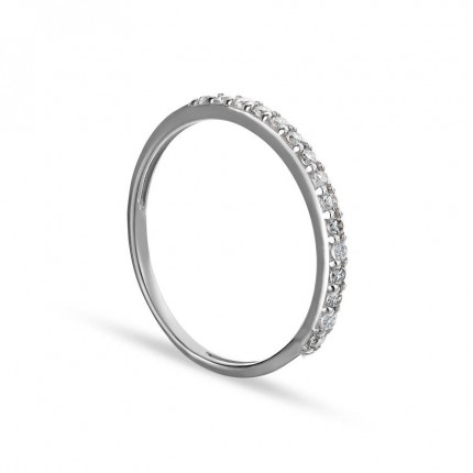 Media alianza de oro blanco 9 KT con engaste de garras y circonitas