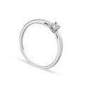 Anel em ouro branco 9K com diamante 0.02CT