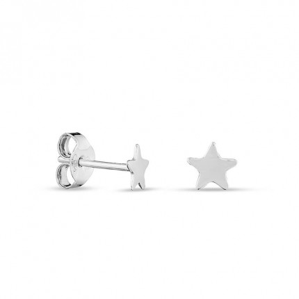 Pendientes de plata en estrella lisa