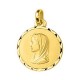 Colgante de oro 9K con círculo y virgen