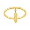Anel folheado a ouro com pendente pluma