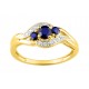 Anillo bañado en oro Trilogía con 3 circonitas azules y diseño 2 tiras