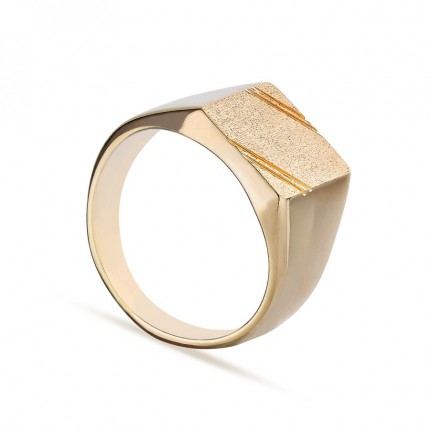 Anel banhado em ouro com selo quadrado