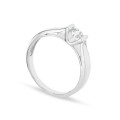 Anel solitário em ouro branco 18K com diamante de 0,25 ct