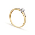 Anel em ouro amarelo 18K com 7 diamantes de 0 07,ct