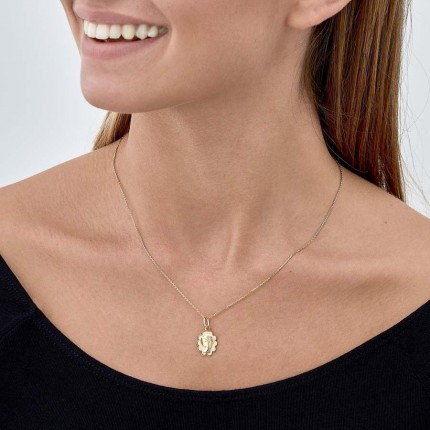 Pendente em ouro amarelo 18K com medalha da virgem