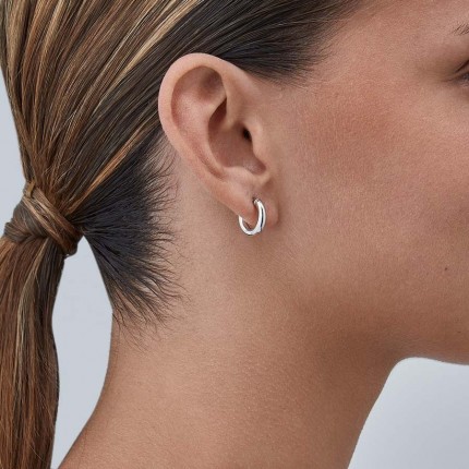 Brincos argola de tubo em ouro branco 18K lisos de 8 mm