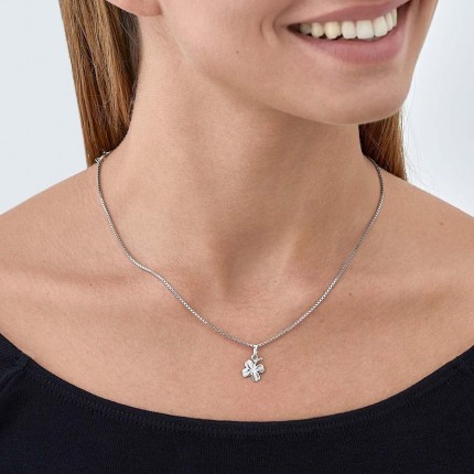 Colgante de plata trébol