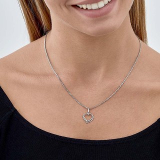 Colgante de plata en forma de corazón