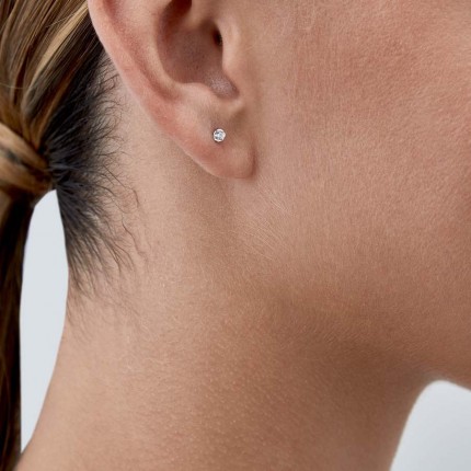Brincos em ouro branco 9k 4 garras zircónia 3mm