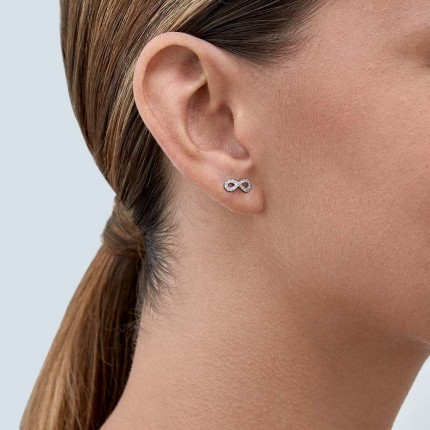 Pendientes de oro blanco 9 KT con infinito circonitas