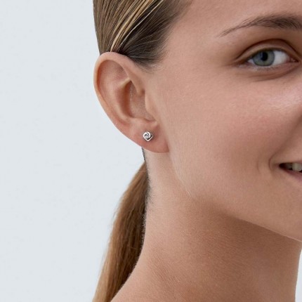 Brincos em ouro branco 9 kt corações com zircónia
