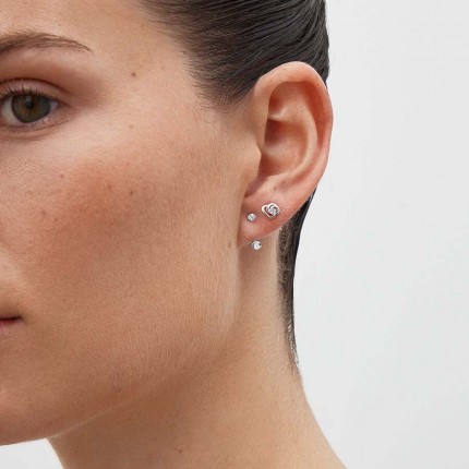 Brincos em ouro branco 9 kt corações com zircónia
