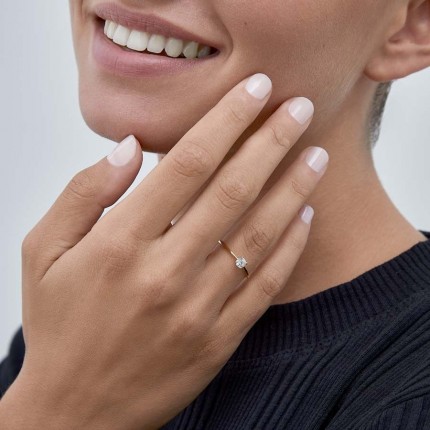 Anel solitário ouro amarelo 9 kt zircónia 4 garras