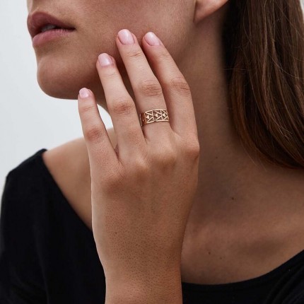 Anel em ouro amarelo 9 kt perforado