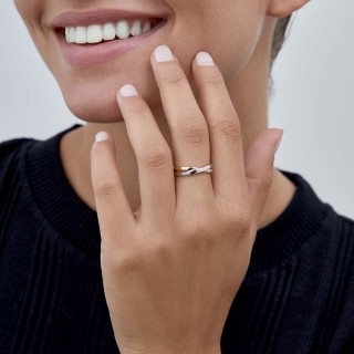 Anillo de oro bicolor 9 KT cruzado
