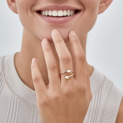 Anillo bañado en oro abierto con 2 bolas