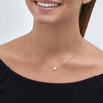 Collar bañado en oro de 42 cm con colgante chatón