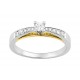 Solitario de oro blanco 18K con diamantes laterales 0.25 ct