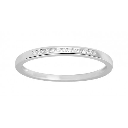 Media alianza de oro blanco 18K con 13 diamantes en carril