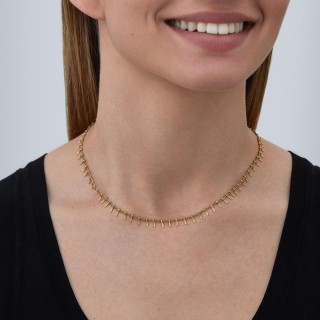 Collar en acero con detalle colgante