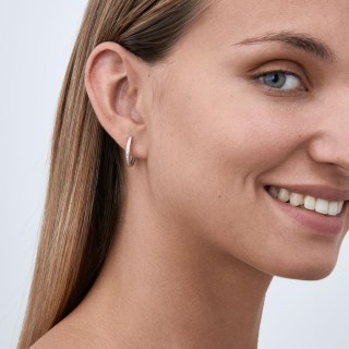 Pendientes de aros 15 mm de oro blanco de 18K con diamantes