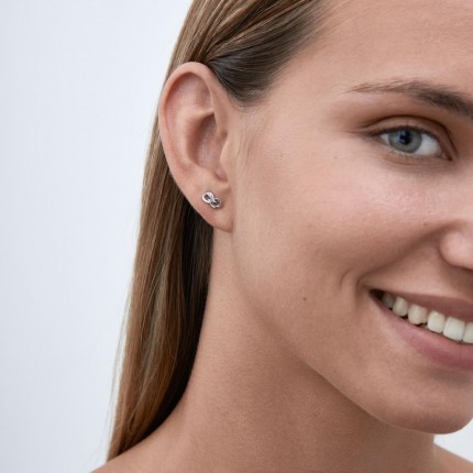 Pendientes de oro blanco 18K símbolo infinito con diamantes