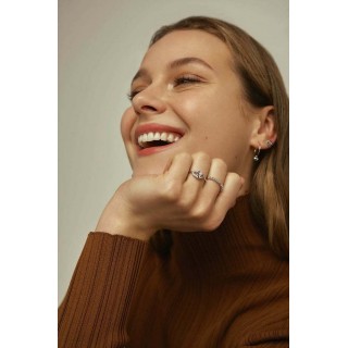 Anillo de plata corazón entrelazados circonita