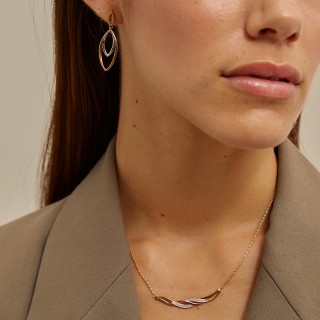 Pendientes colgantes en forma de diamante de dos colores bañados en oro