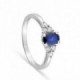 Anel em ouro branco 18K com safira e diamantes 0,04 ct