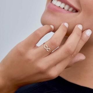 Anillo bañado en oro símbolo infinito
