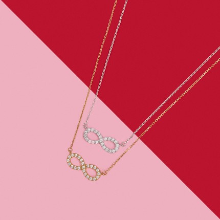 Colar em ouro branco 18K  símbolo do infinito de zircónias de 42 cm