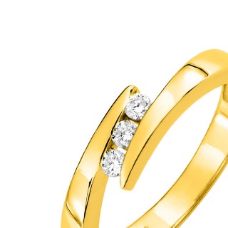 Anel em ouro amarelo 9K trilogía com diamantes 0.12 ct