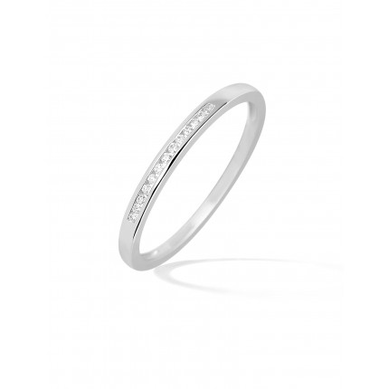 Media alianza de oro blanco 18K con 13 diamantes en carril