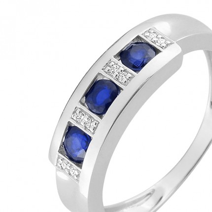 Anillo de oro blanco blanco con 3 zafiros