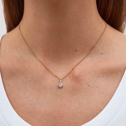 Colgante de oro amarillo 9 KT circonita y círculo