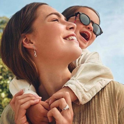 Anel em prata com zircónia design semi aberto