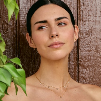 Colar circular em ouro amarelo 18k e diamante de 0,06 ct, bisel engastado