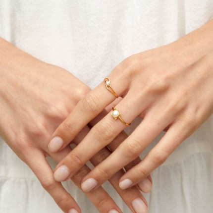 Anel em ouro amarelo 9K e pérolas cultivadas de água doce