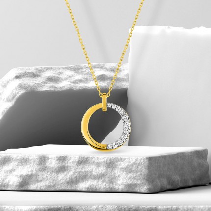 Collar de oro blanco 9K aro dorado y circonitas