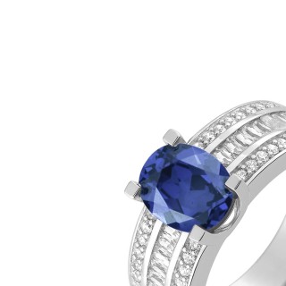 Anel com zircónia azul escuro e 3 tiras baguette