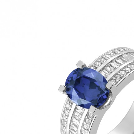 Anel com zircónia azul escuro e 3 tiras baguette