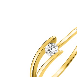 Anillo de oro amarillo 9K con circonita en el centro