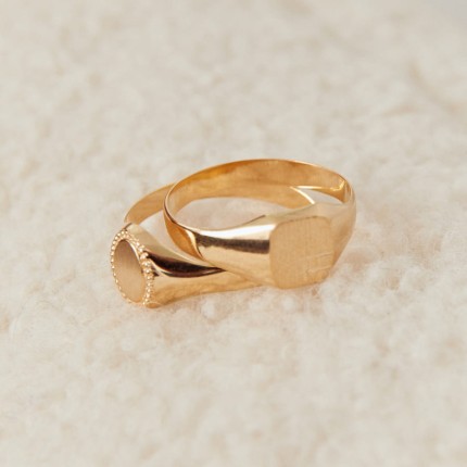 Anillo de sello ovalado, 8 mm, borde de cuentas, oro amarillo de 18k