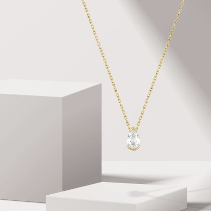 Colar em ouro amarelo 9K e pendente oval com zircónia