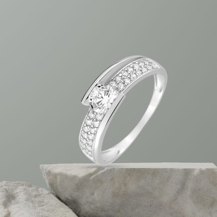 Anel em ouro branco 18 k com zircónias Oro Vivo