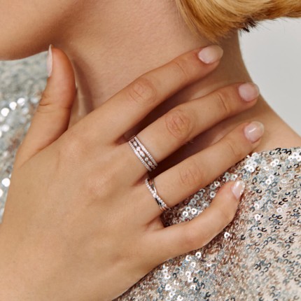 Anel em ouro branco 9 kt com zircónia dupla