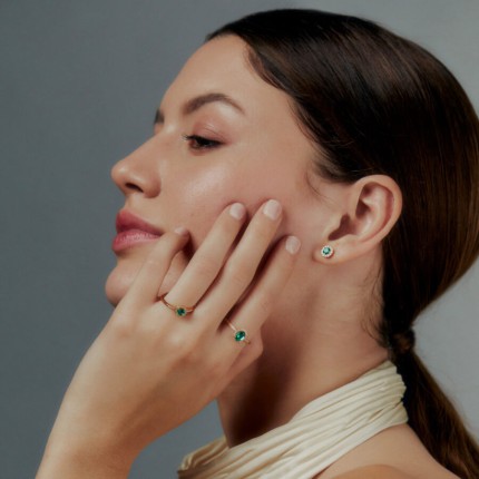 Brincos em ouro amarelo 9K, esmeralda criada e diamantes criados F-VS 0,26 ct
