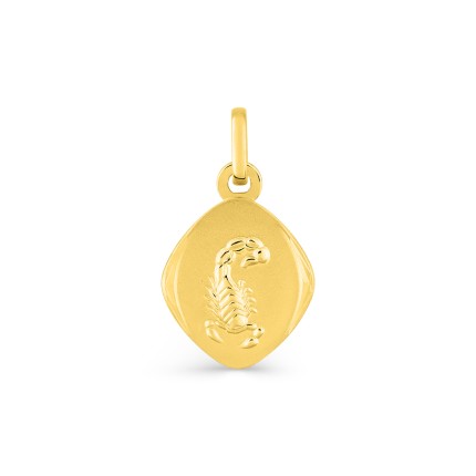 Colgante oval biselado de oro amarillo 9K Zodíaco Escorpio