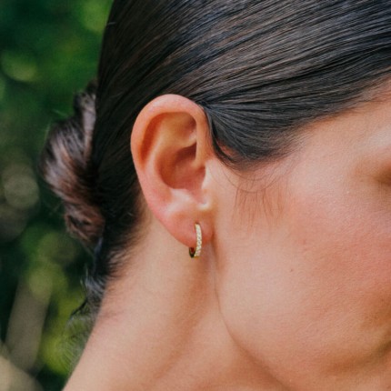 Brincos de argola em ouro amarelo de 9K com um diamante de 0,30 ct F-VS